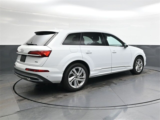 2023 Audi Q7 55 Premium photo 4