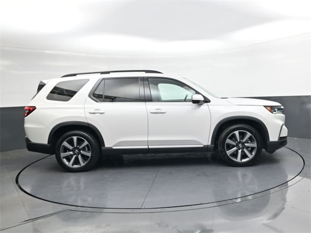 Used 2023 Honda Pilot Elite SUV
