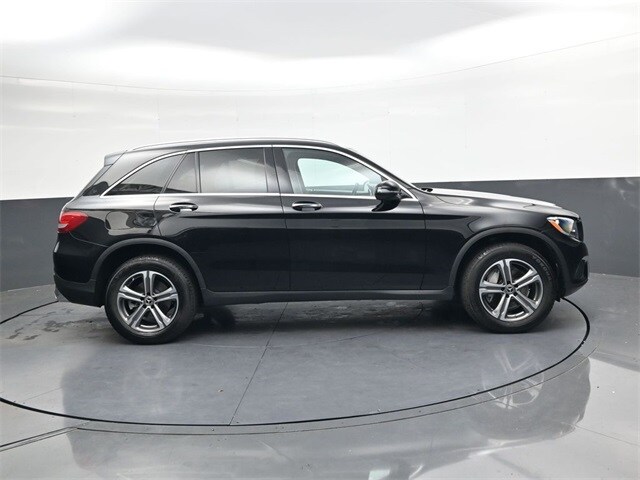 2018 Mercedes Benz GLC 300 4MATIC photo 2