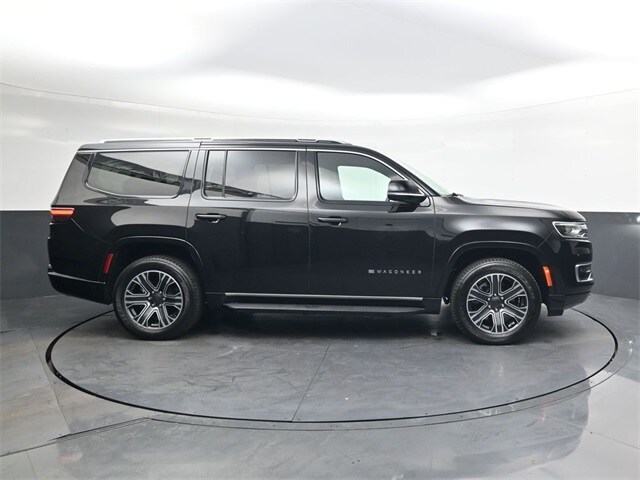 2023 Jeep Wagoneer Base photo 3
