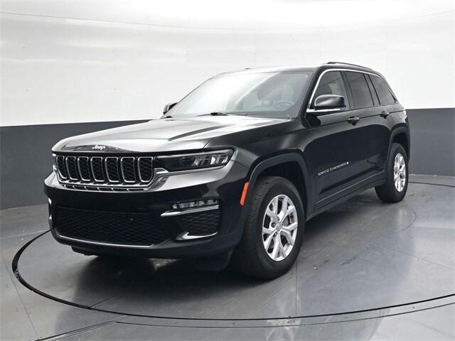 2022 Jeep Grand Cherokee Limited photo 2