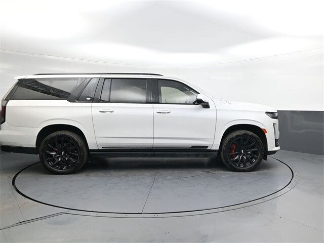 2023 Cadillac Escalade ESV Sport Platinum photo 3