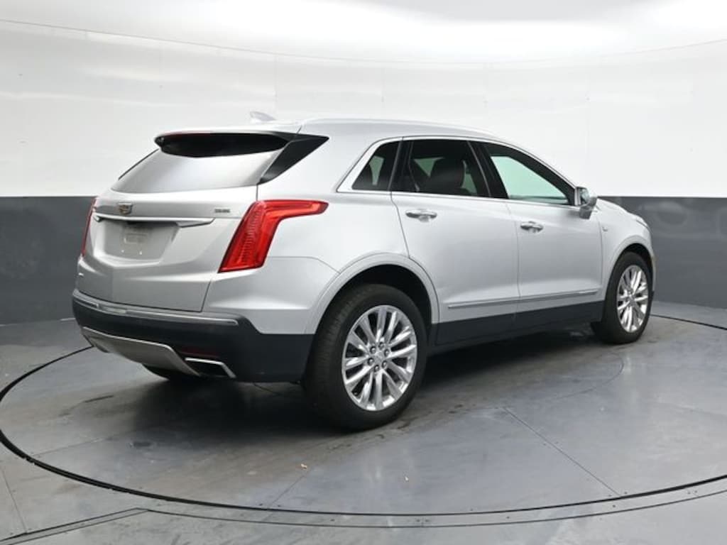 Used 2017 CADILLAC XT5 Platinum SUV