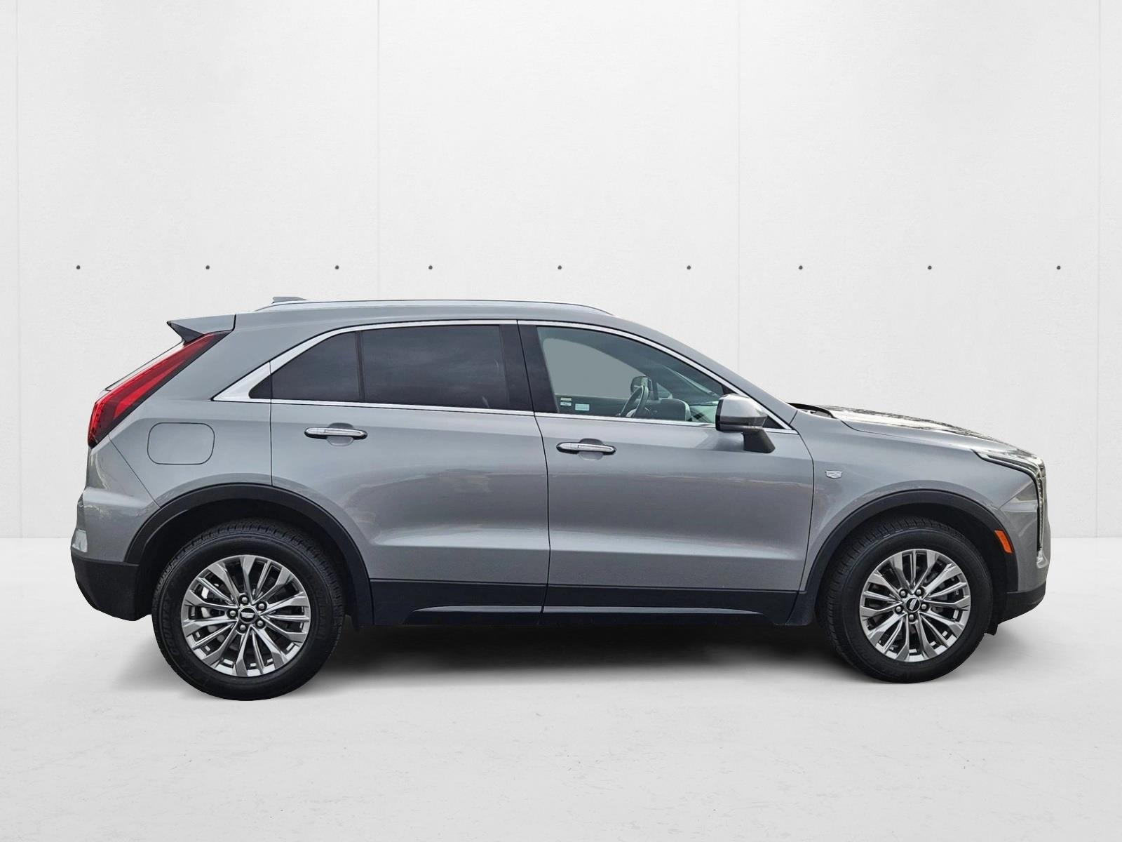 2024 Cadillac XT4 Premium Luxury photo 4