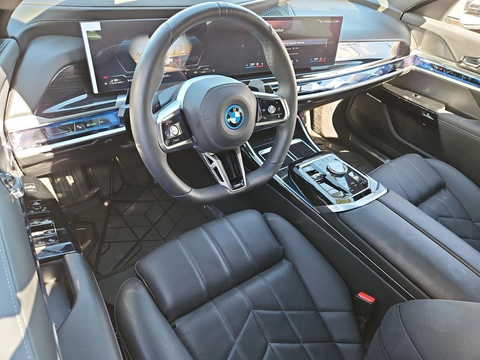 2026 BMW 7 Series 750e - Photo 9