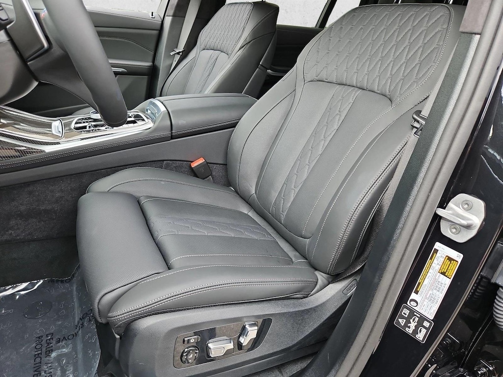 New 2027 BMW X7 M60i SUV