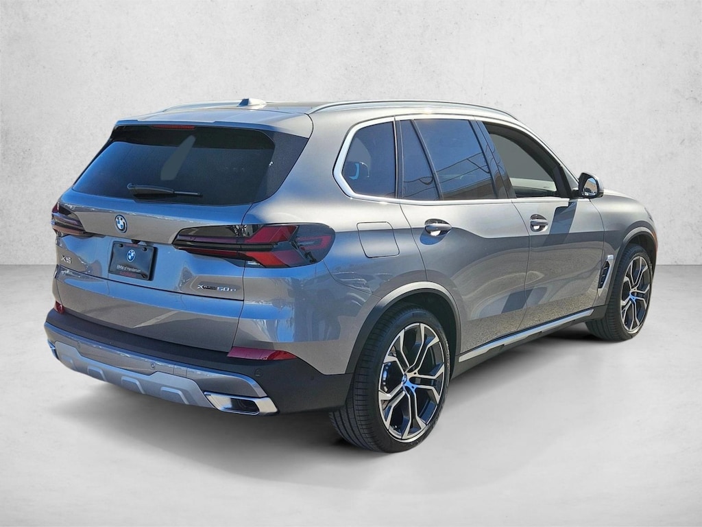 New 2026 BMW X5 PHEV xDrive50e SUV