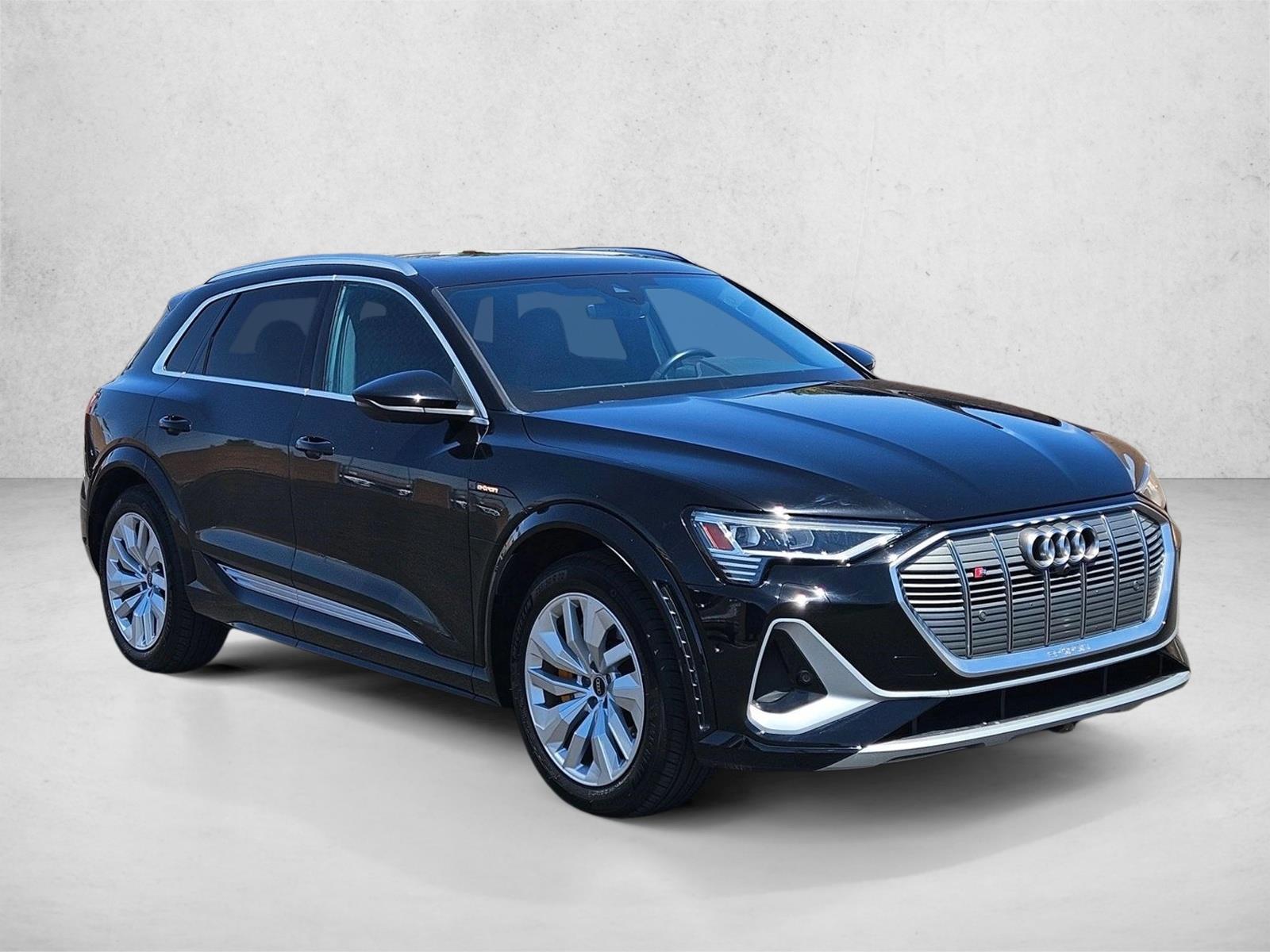 2022 Audi e-tron Premium Plus photo 3