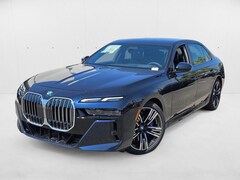 2025 BMW 740i Sedan