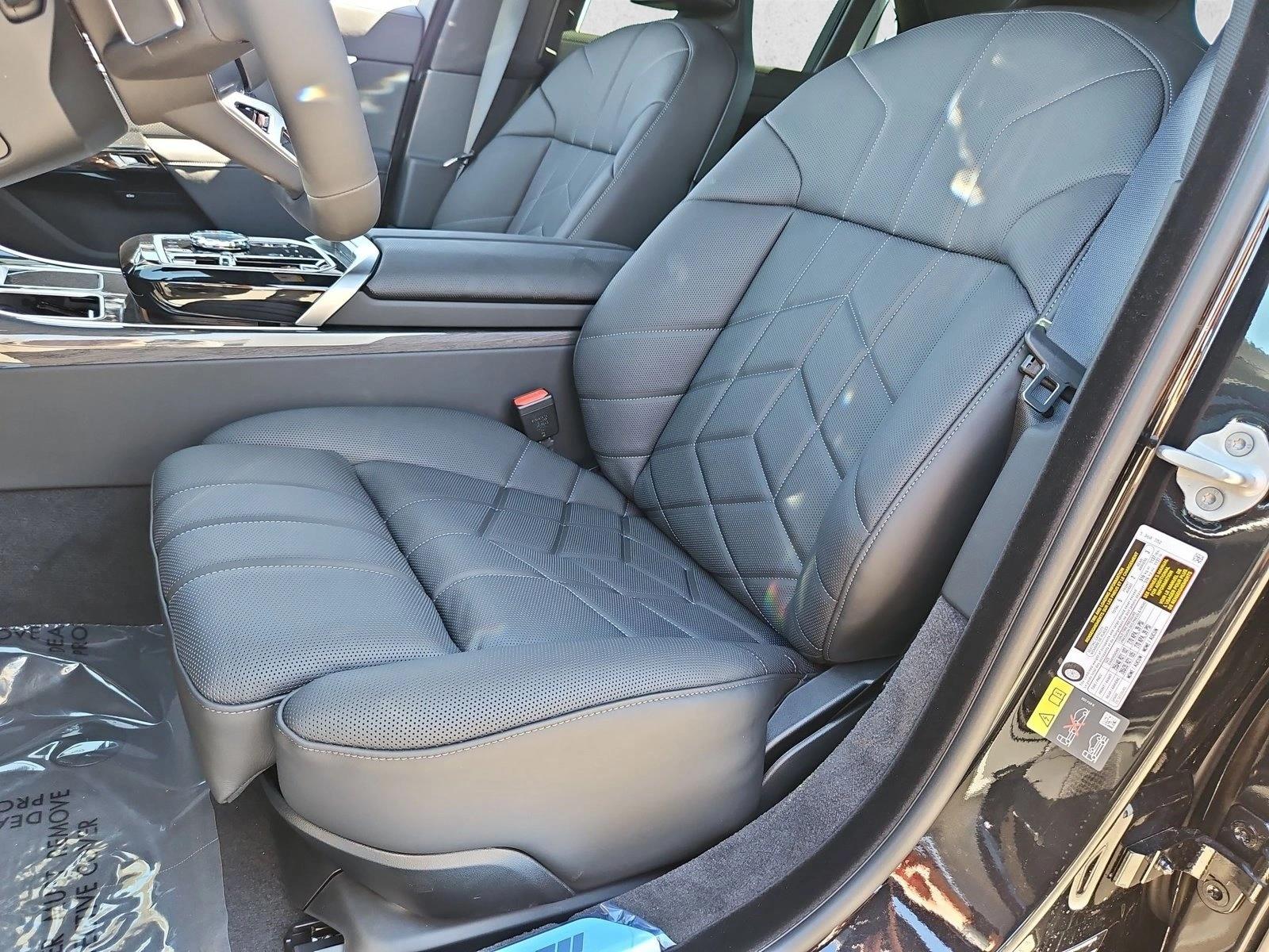 New 2026 BMW 750e xDrive Sedan