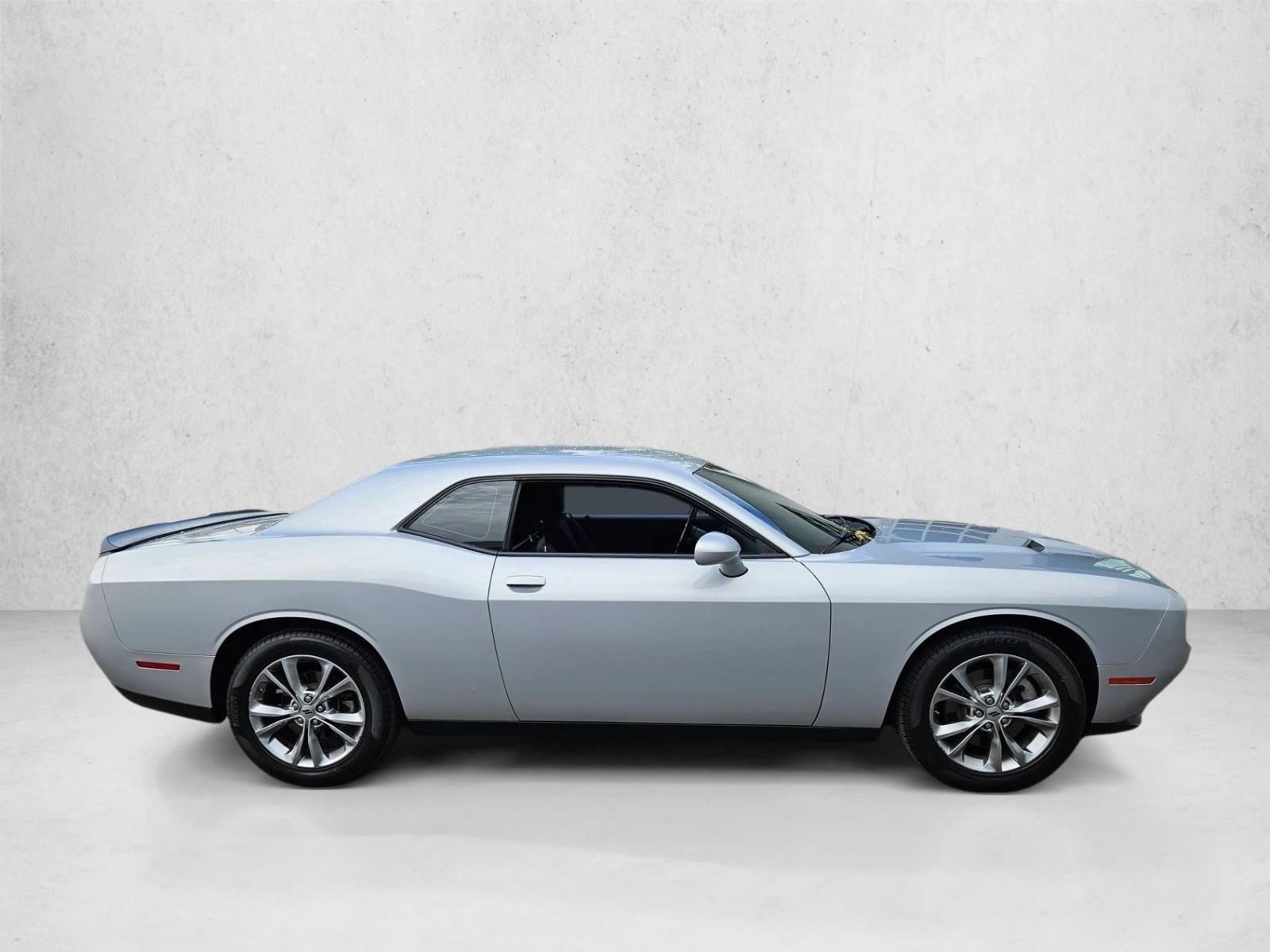 2023 Dodge Challenger SXT AWD photo 4