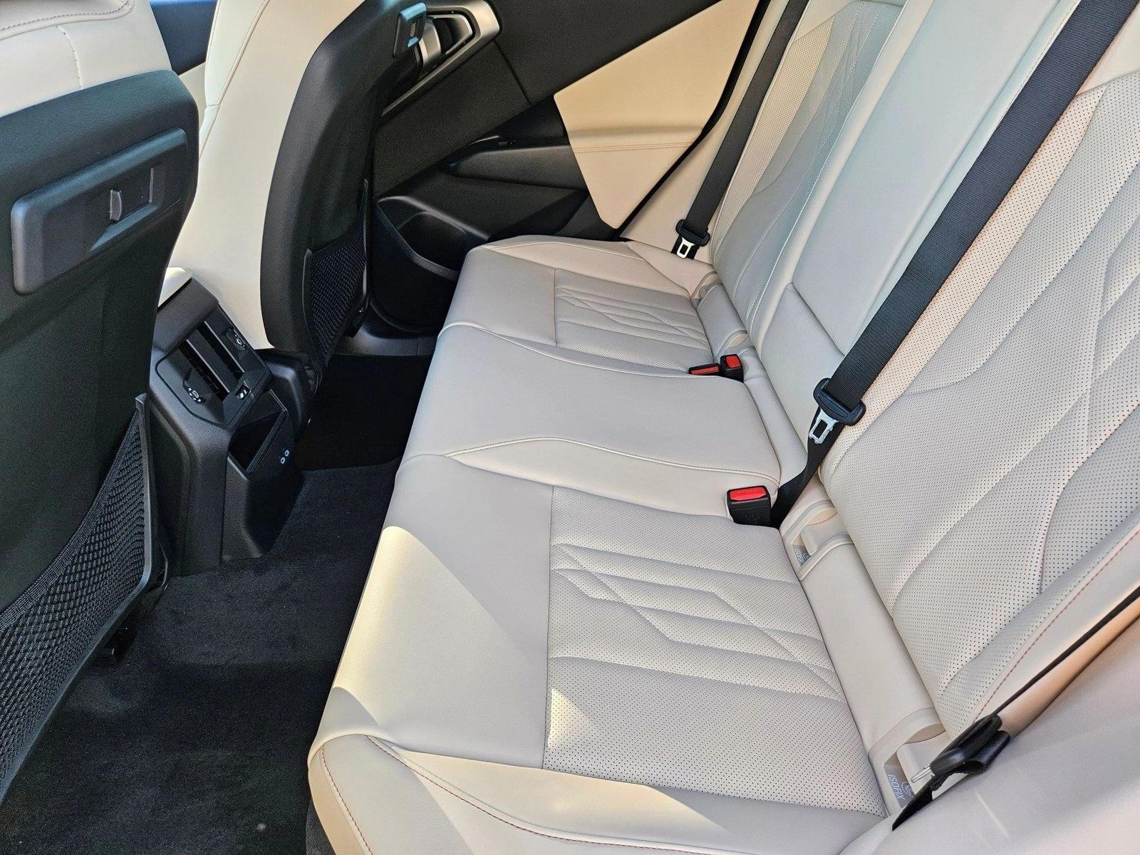 2026 BMW X3 M50 - Photo 16