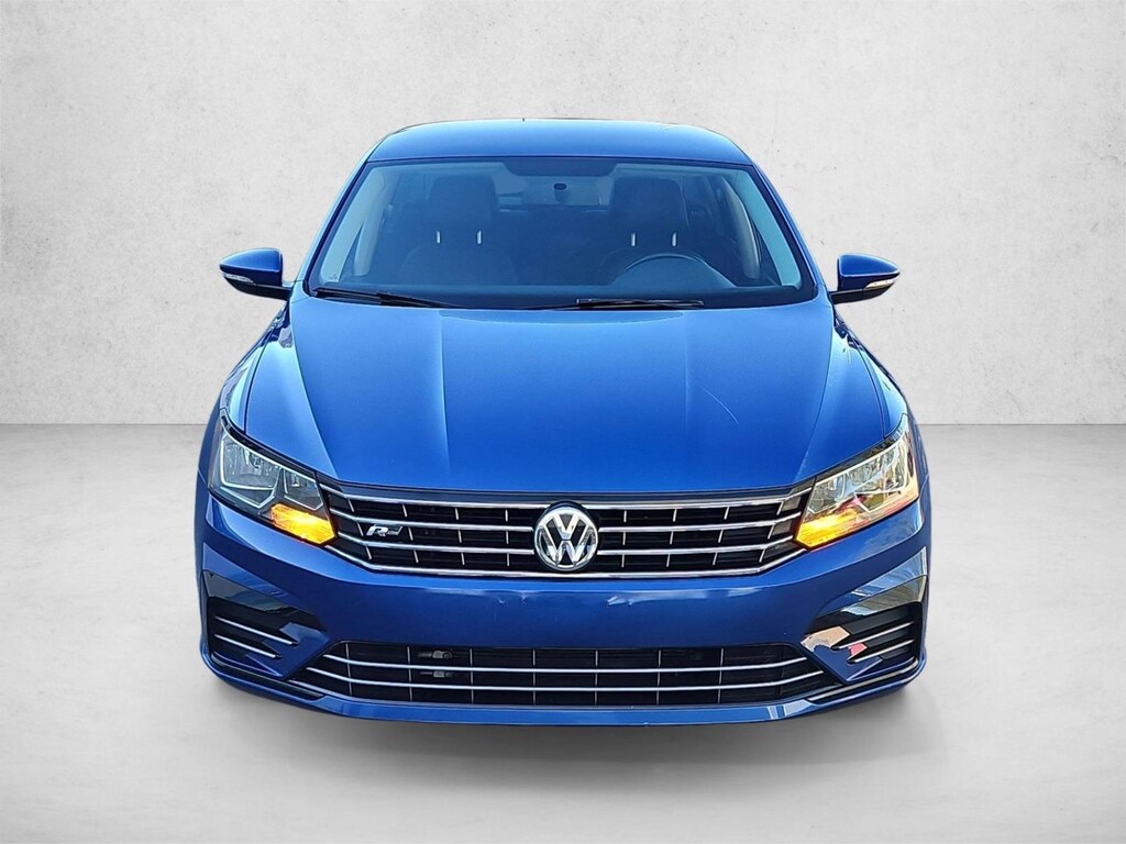 Used 2017 Volkswagen Passat 1.8T R-Line Sedan