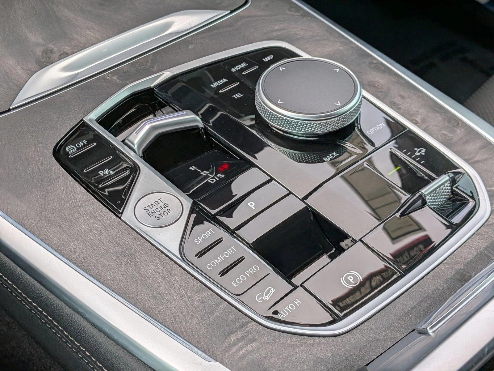 2026 BMW X7 40i - Photo 12