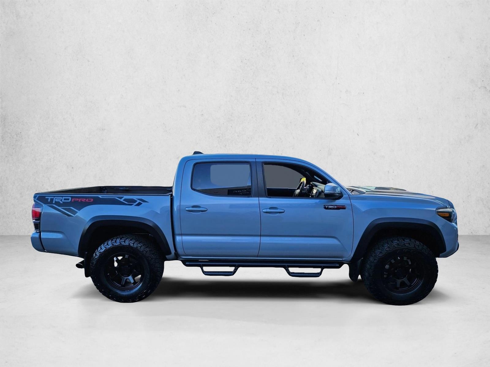 2017 Toyota Tacoma TRD Pro V6 photo 3