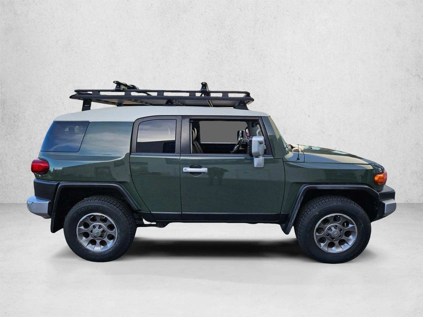 2013 Toyota FJ Cruiser Base photo 4