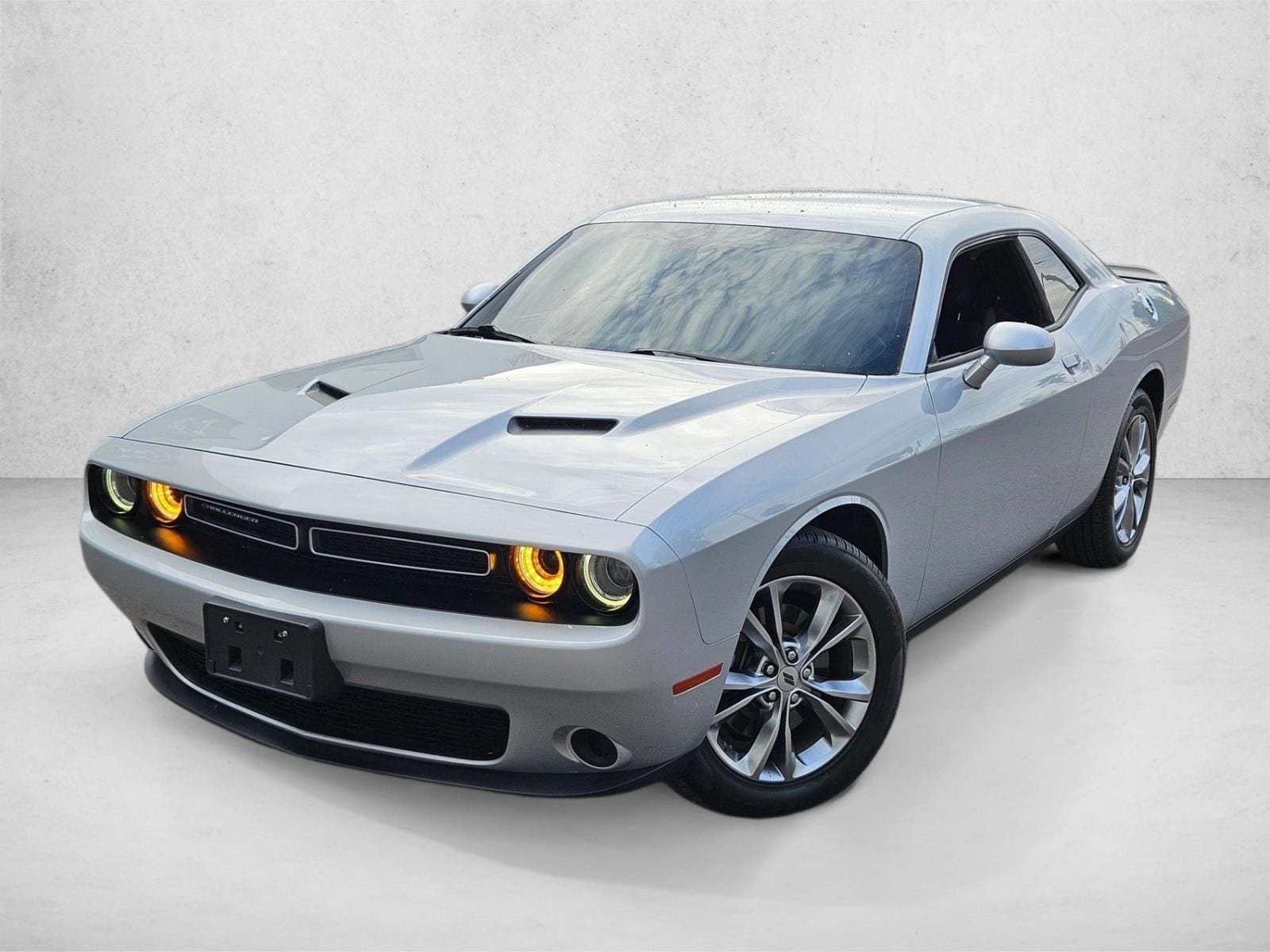 2023 Dodge Challenger SXT's photo