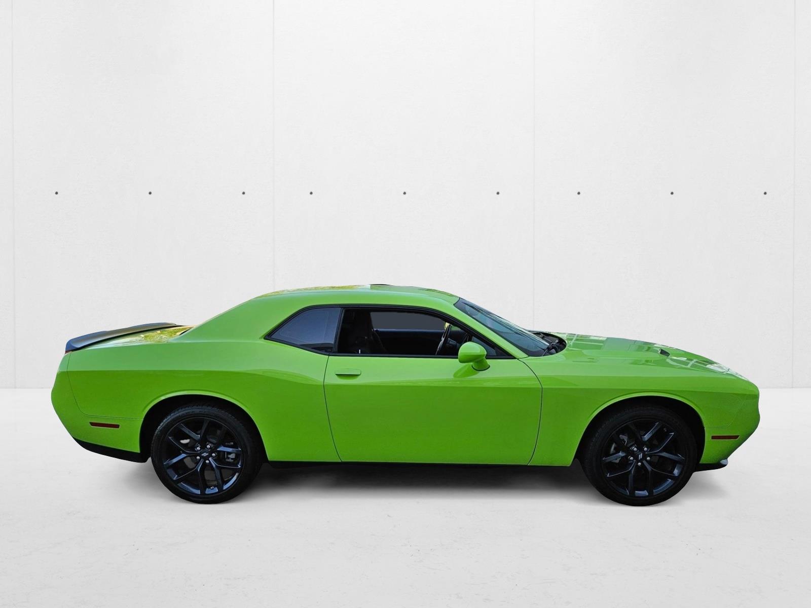 2023 Dodge Challenger SXT photo 4