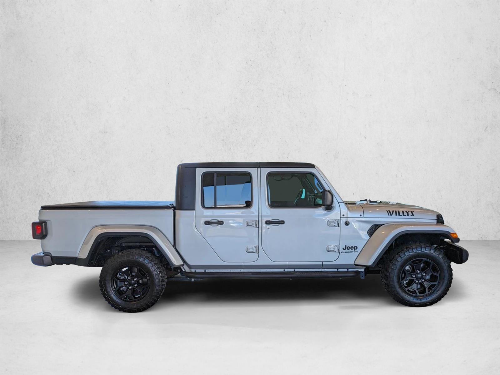 2022 Jeep Gladiator Willys photo 3