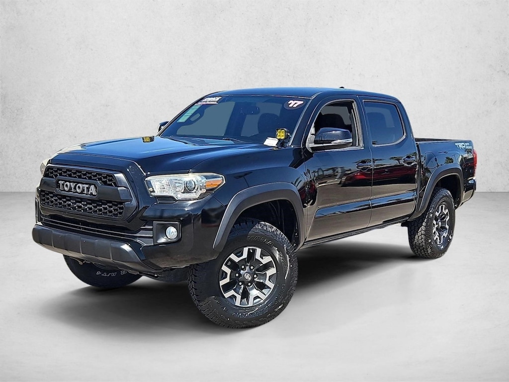 Used 2017 Toyota Tacoma Truck Double Cab
