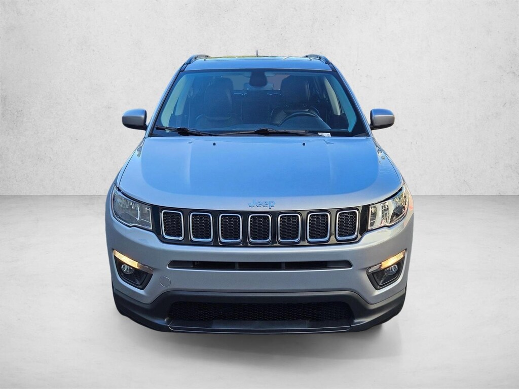 Used 2018 Jeep Compass Latitude FWD SUV