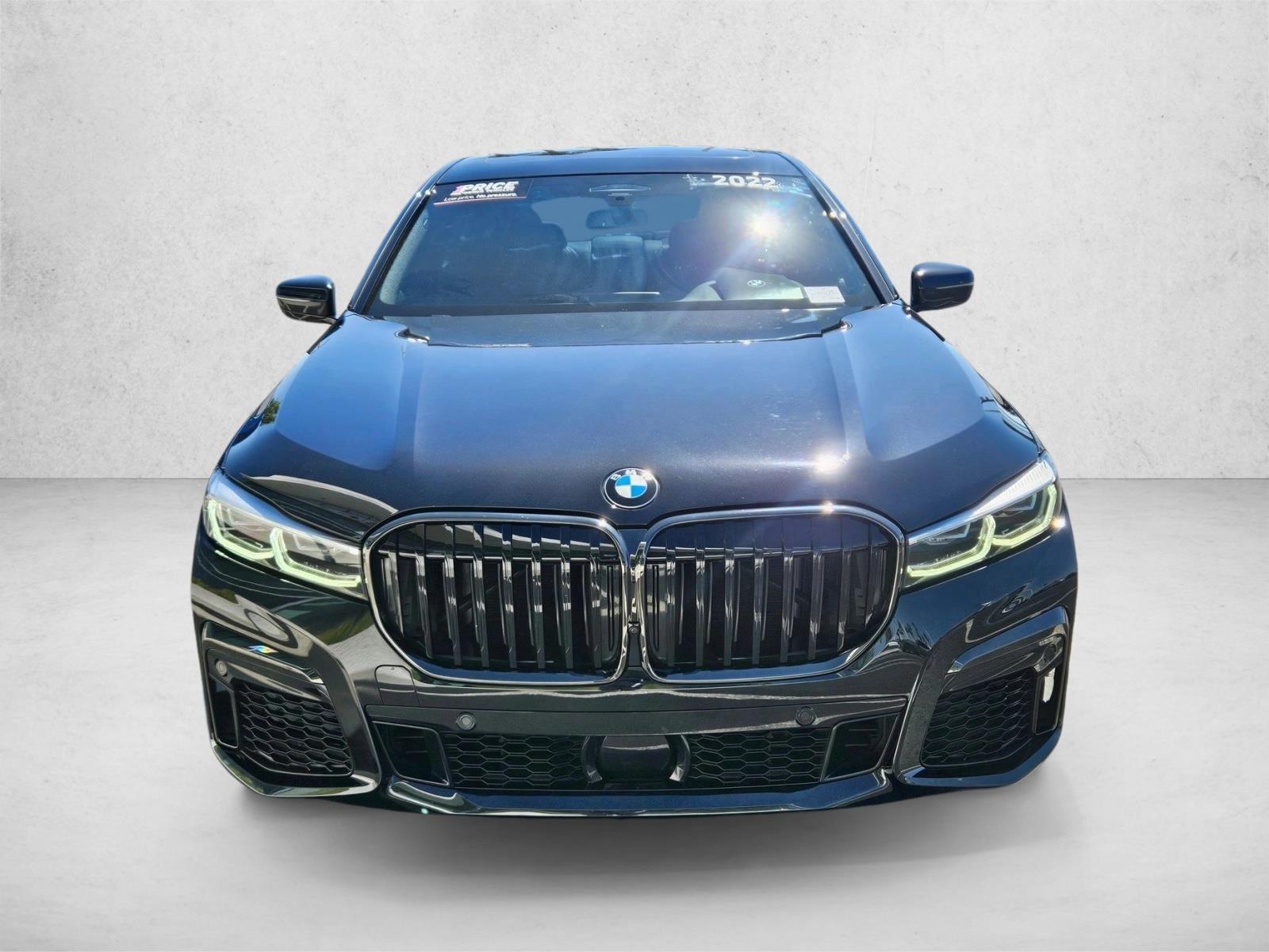 2022 Bmw 740i photo 2