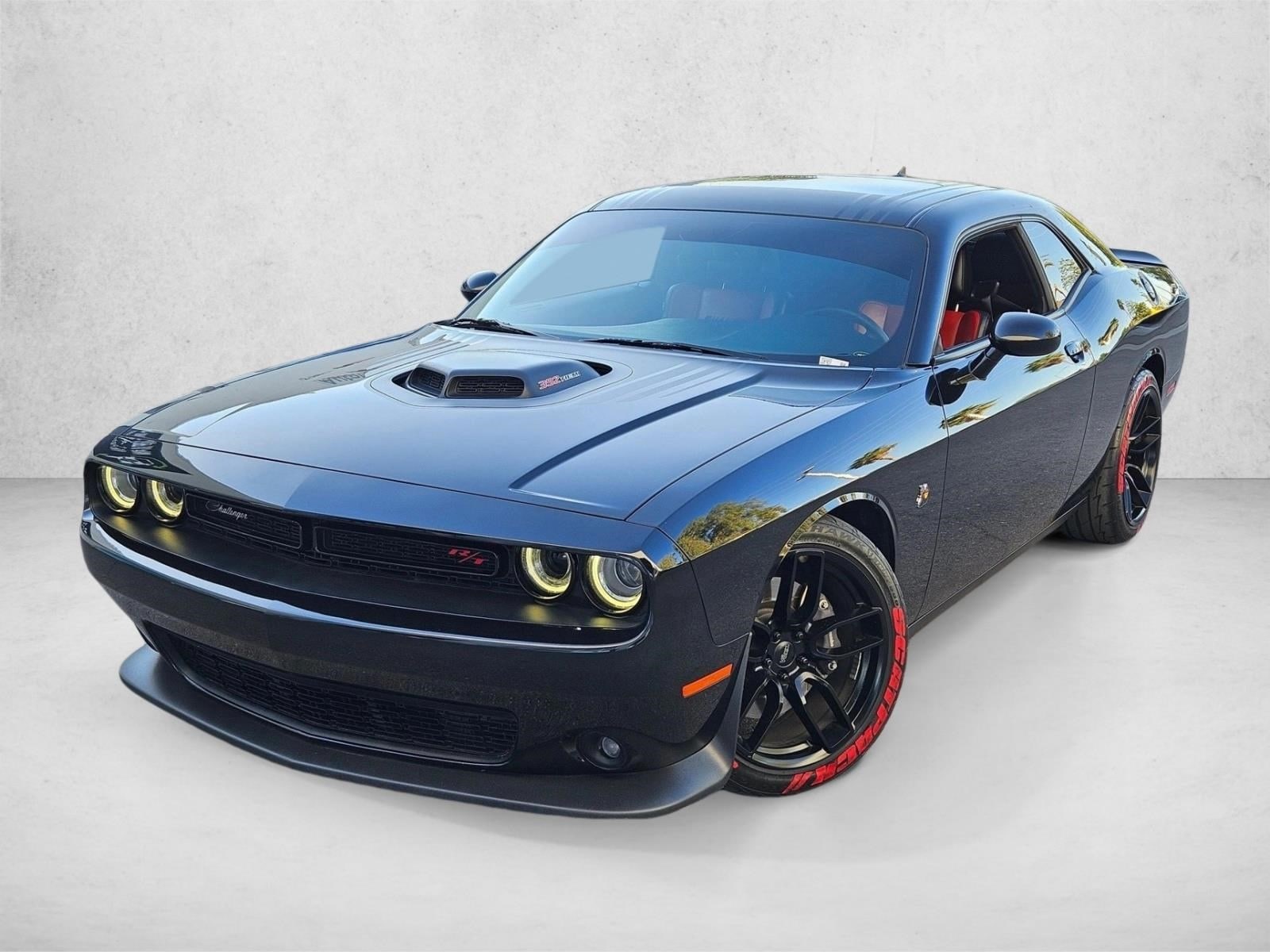 2016 Dodge Challenger Scat Pack's photo