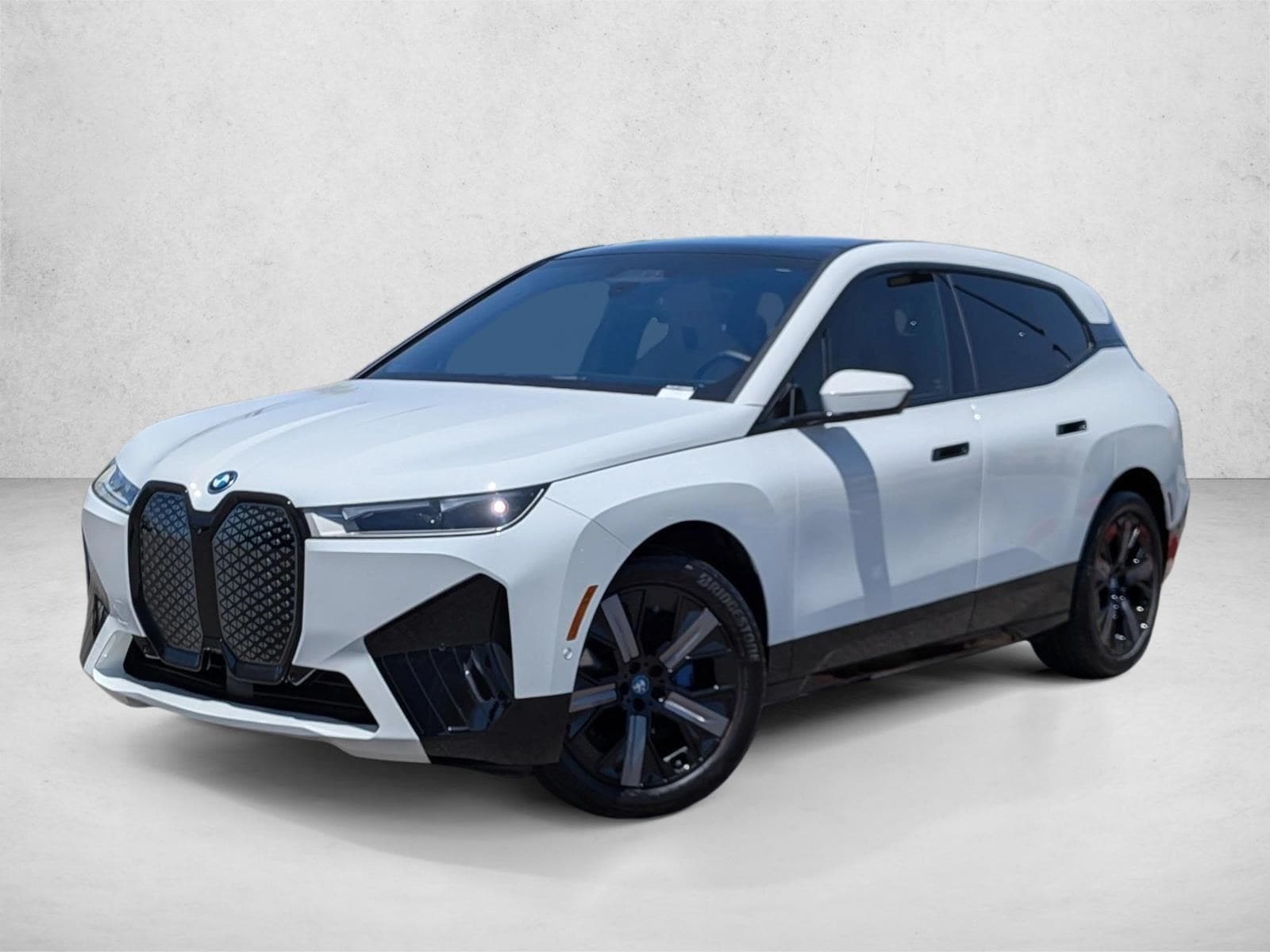2024 BMW iX xDrive50's photo