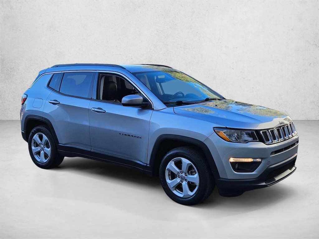 Used 2018 Jeep Compass Latitude FWD SUV