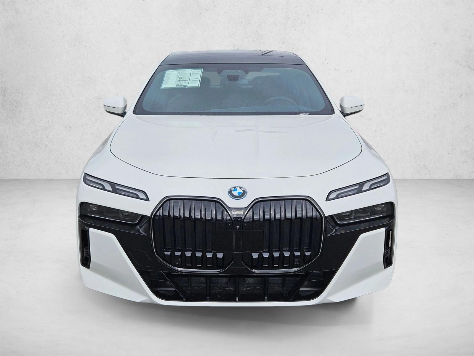 2026 BMW 7 Series 750e - Photo 6
