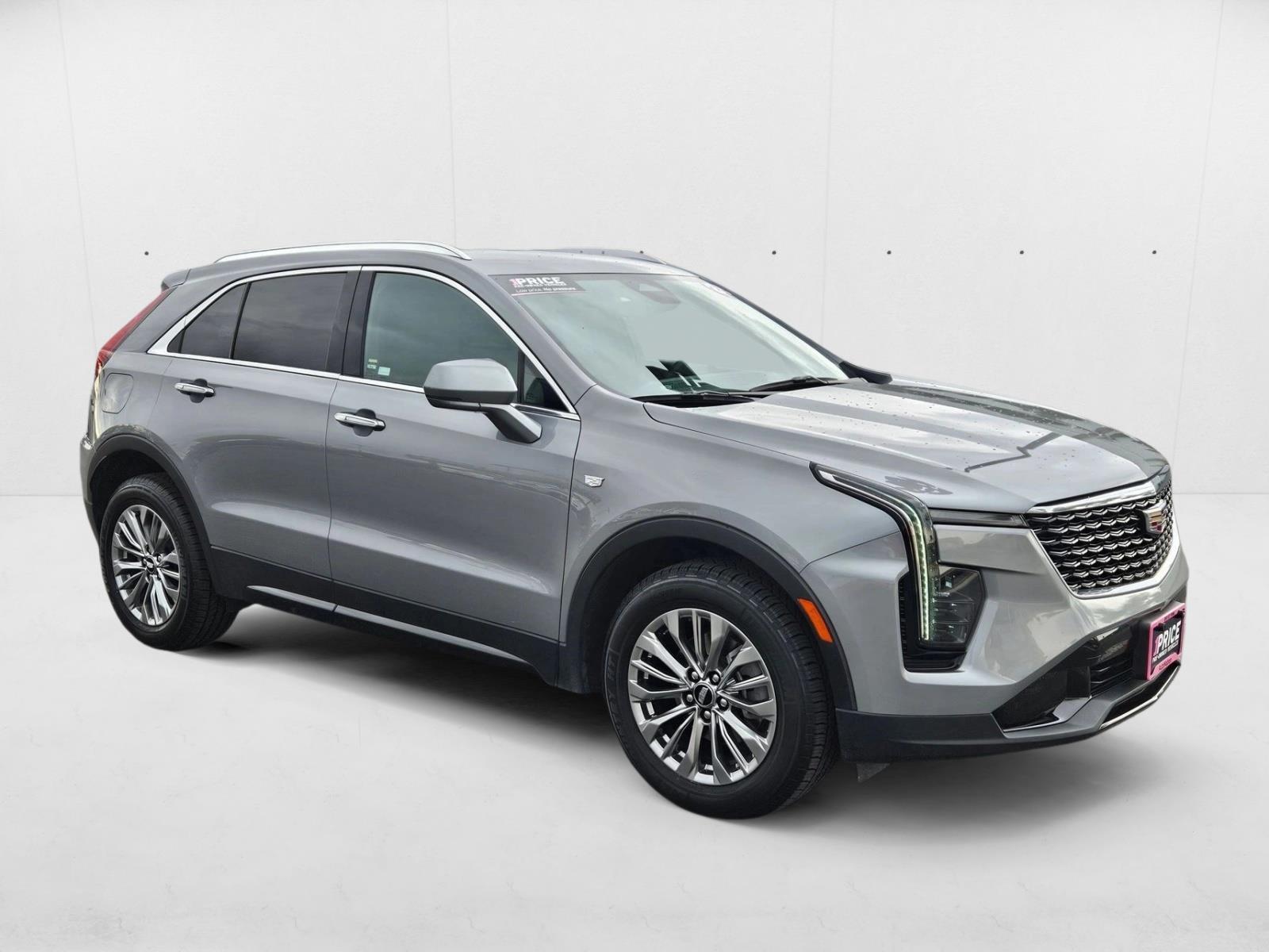 2024 Cadillac XT4 Premium Luxury photo 3