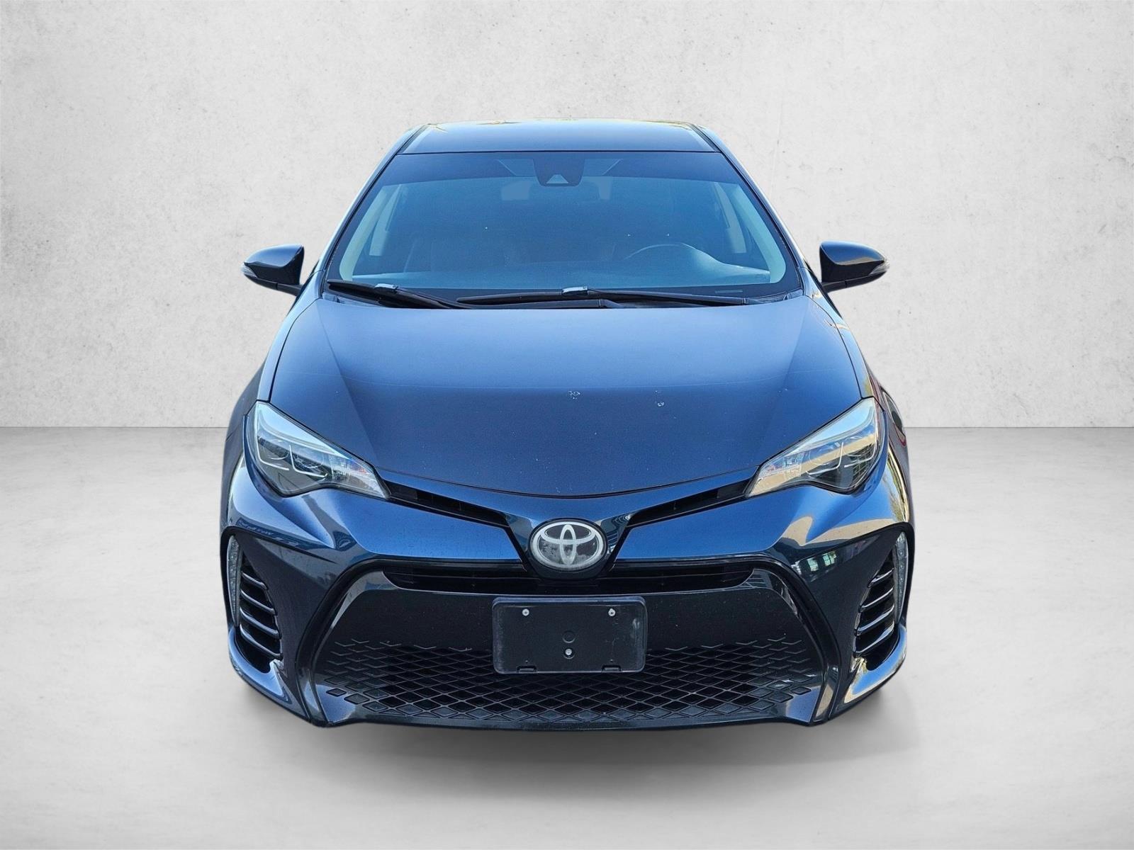 2018 Toyota Corolla SE photo 2
