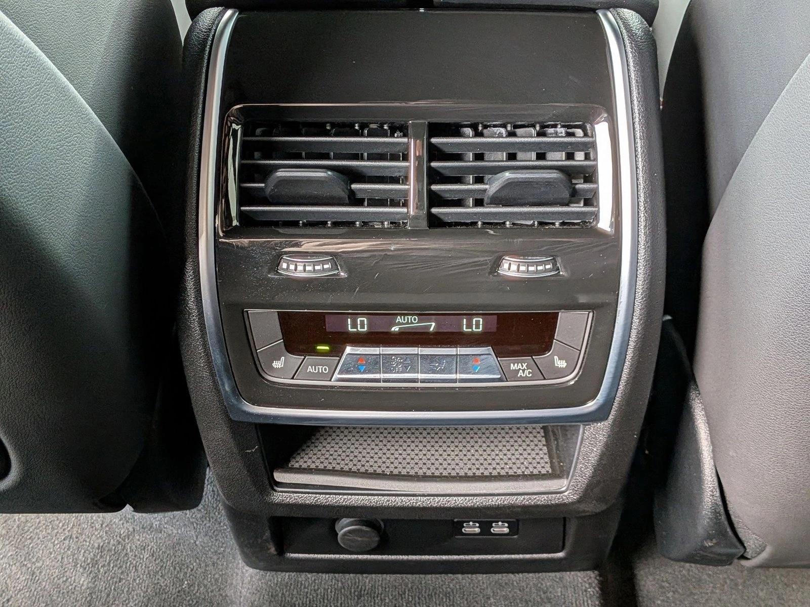 2026 BMW X7 40i - Photo 18
