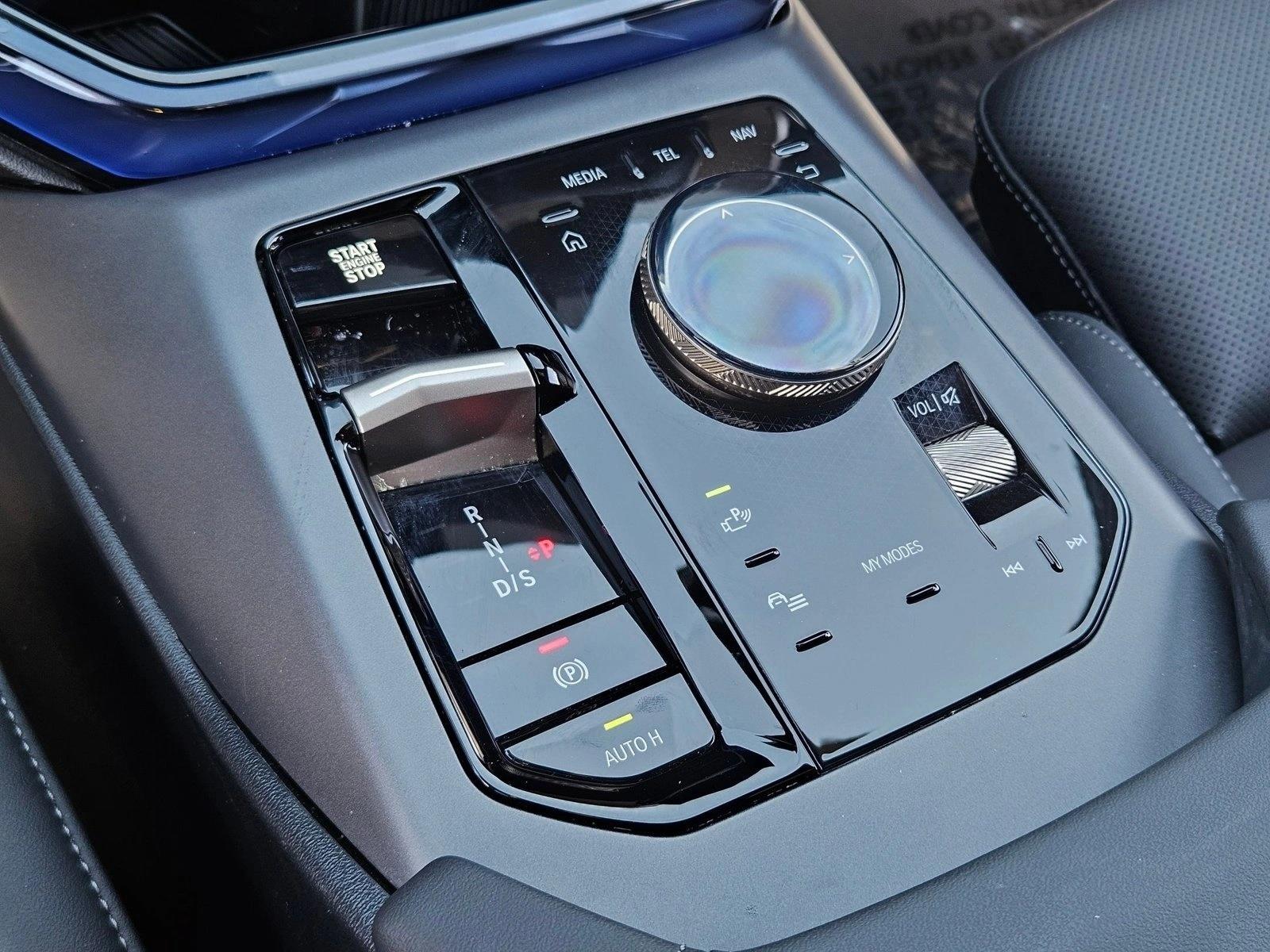 2025 BMW X3 30 - Photo 12