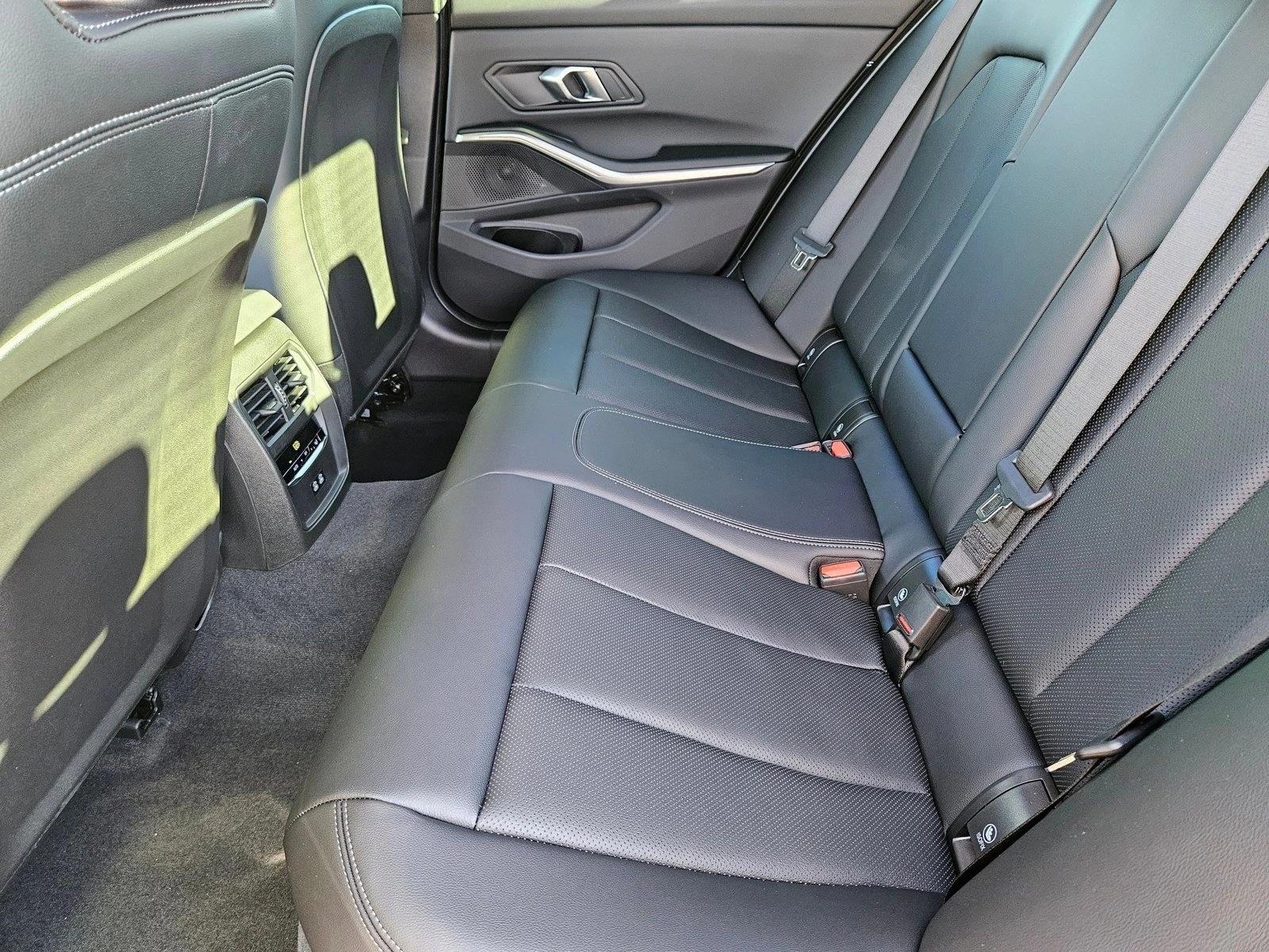 2026 BMW 3 Series 330i - Photo 16