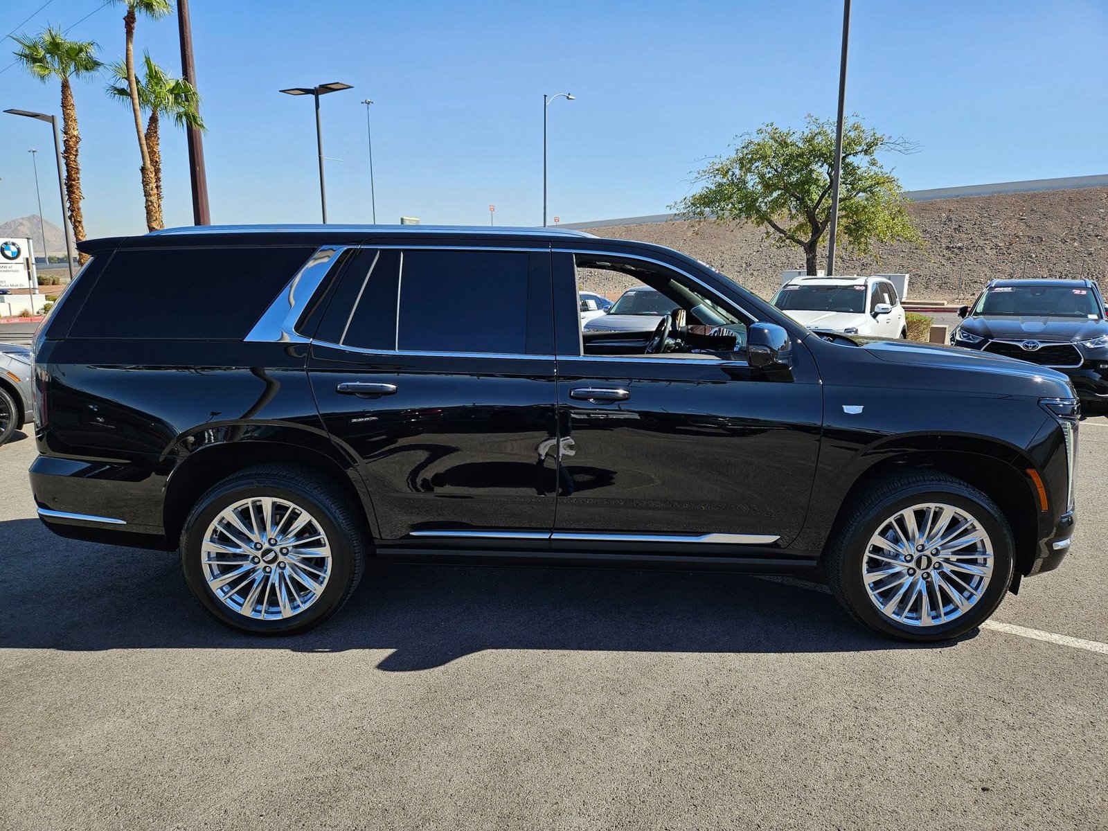 2025 Cadillac Escalade Premium Luxury photo 4