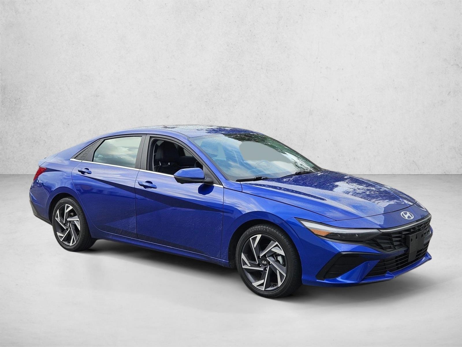 2024 Hyundai Elantra Limited photo 3