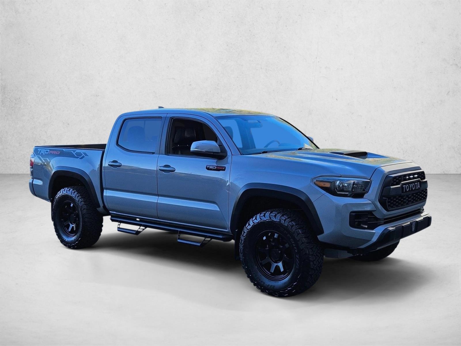 2017 Toyota Tacoma TRD Pro V6 photo 2