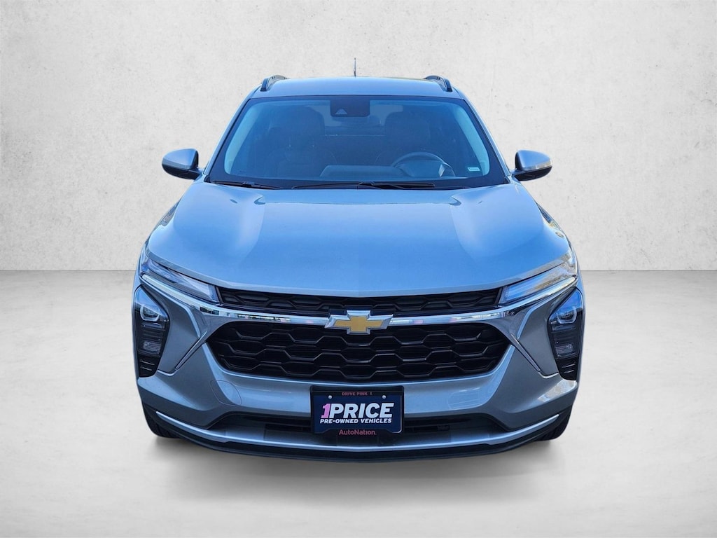 Used 2025 Chevrolet Trax LT SUV