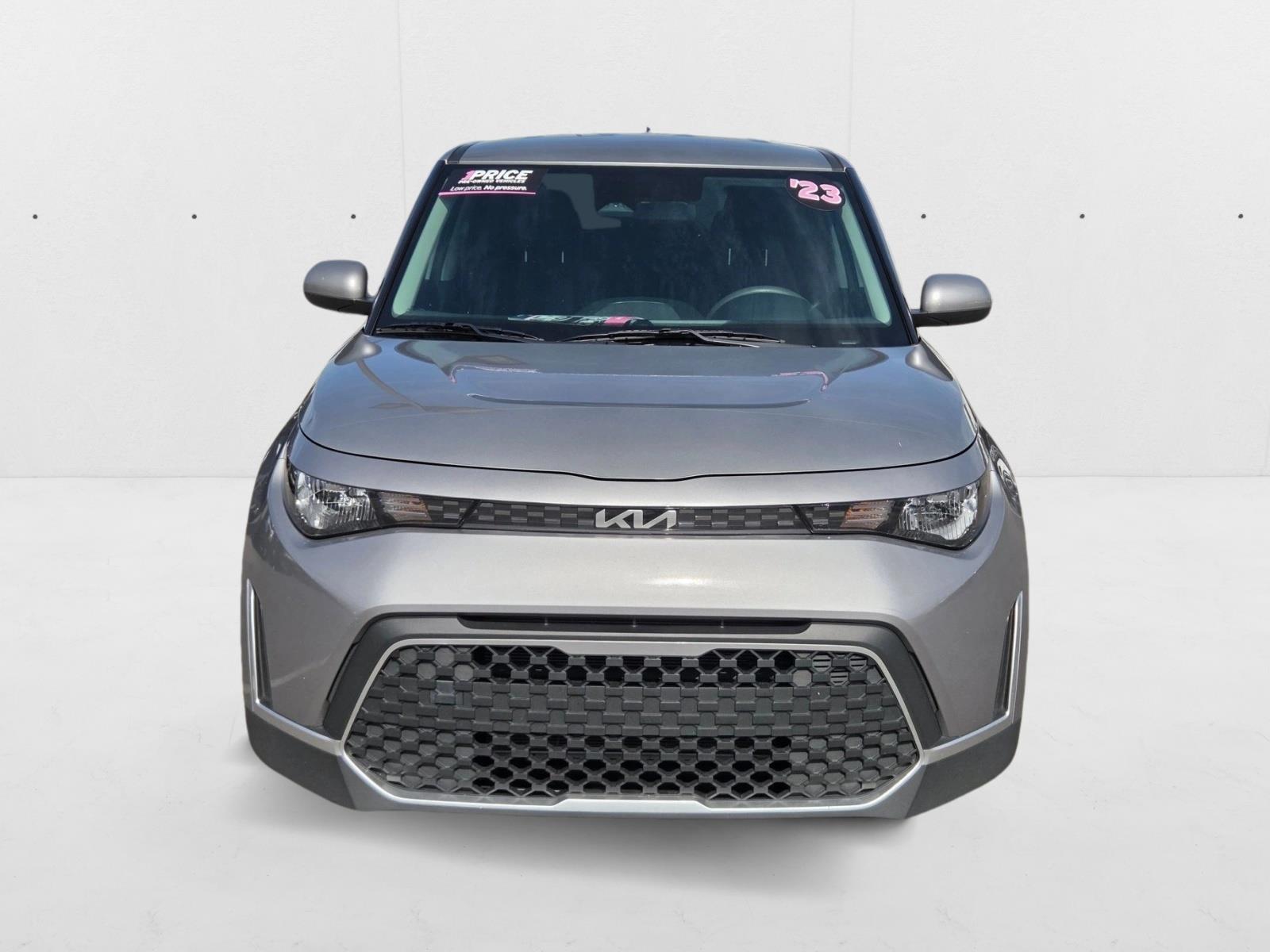 2023 Kia Soul LX photo 2