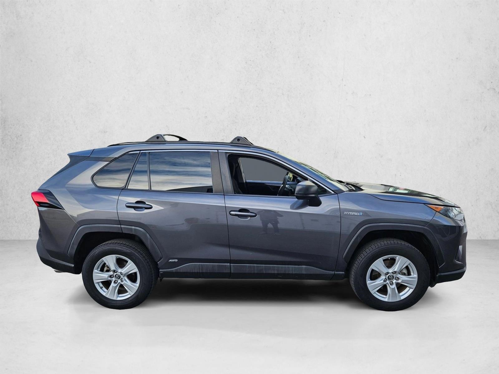 2019 Toyota RAV4 Hybrid LE photo 4