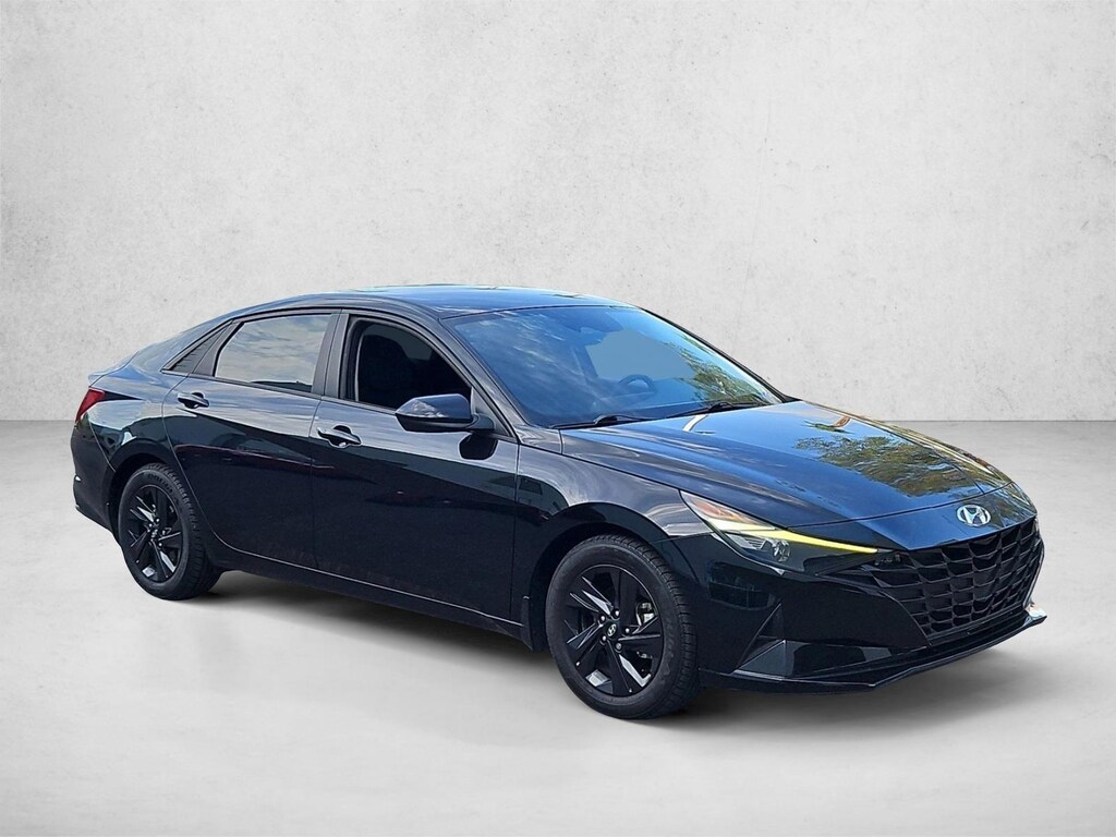 Used 2022 Hyundai Elantra SEL Sedan