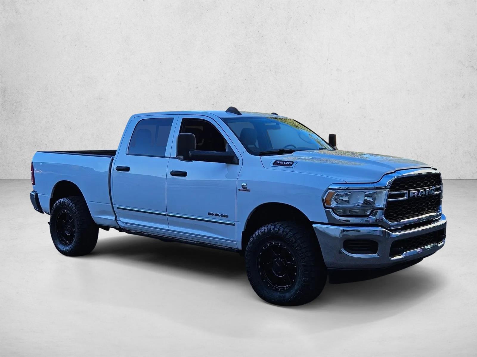 2022 Ram 3500 Tradesman photo 3