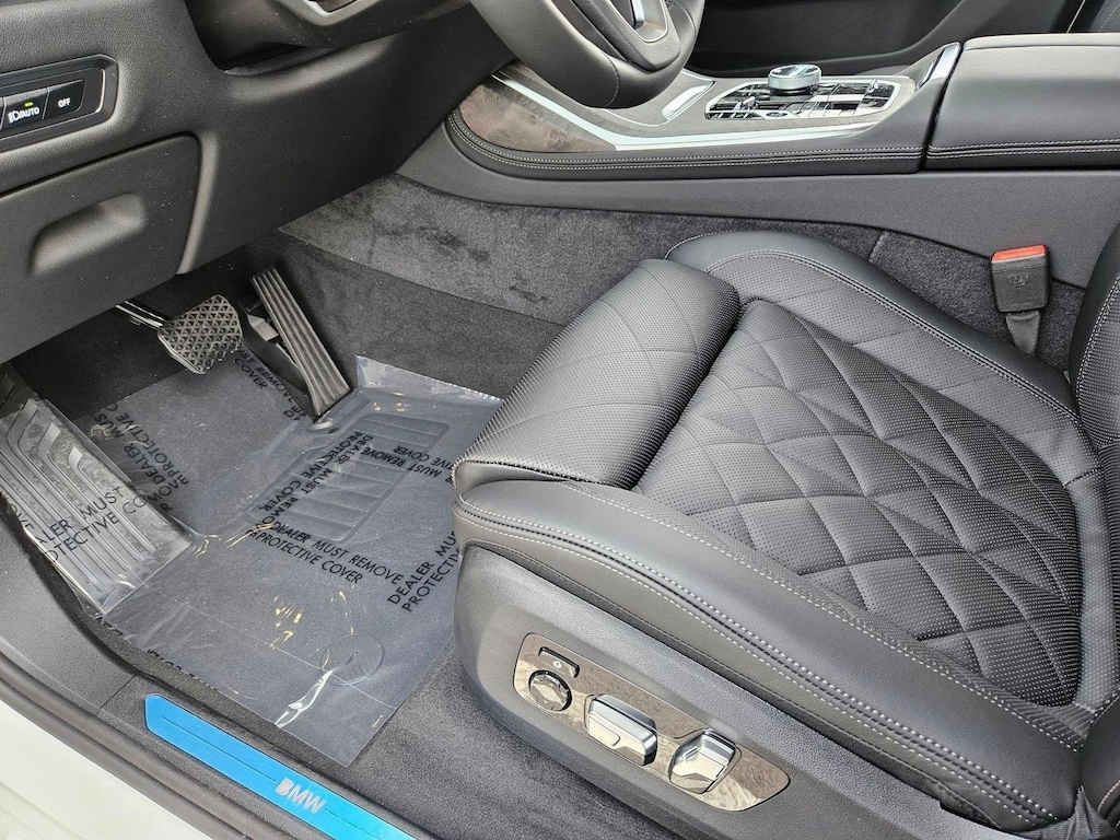 New 2026 BMW X7 xDrive40i SUV