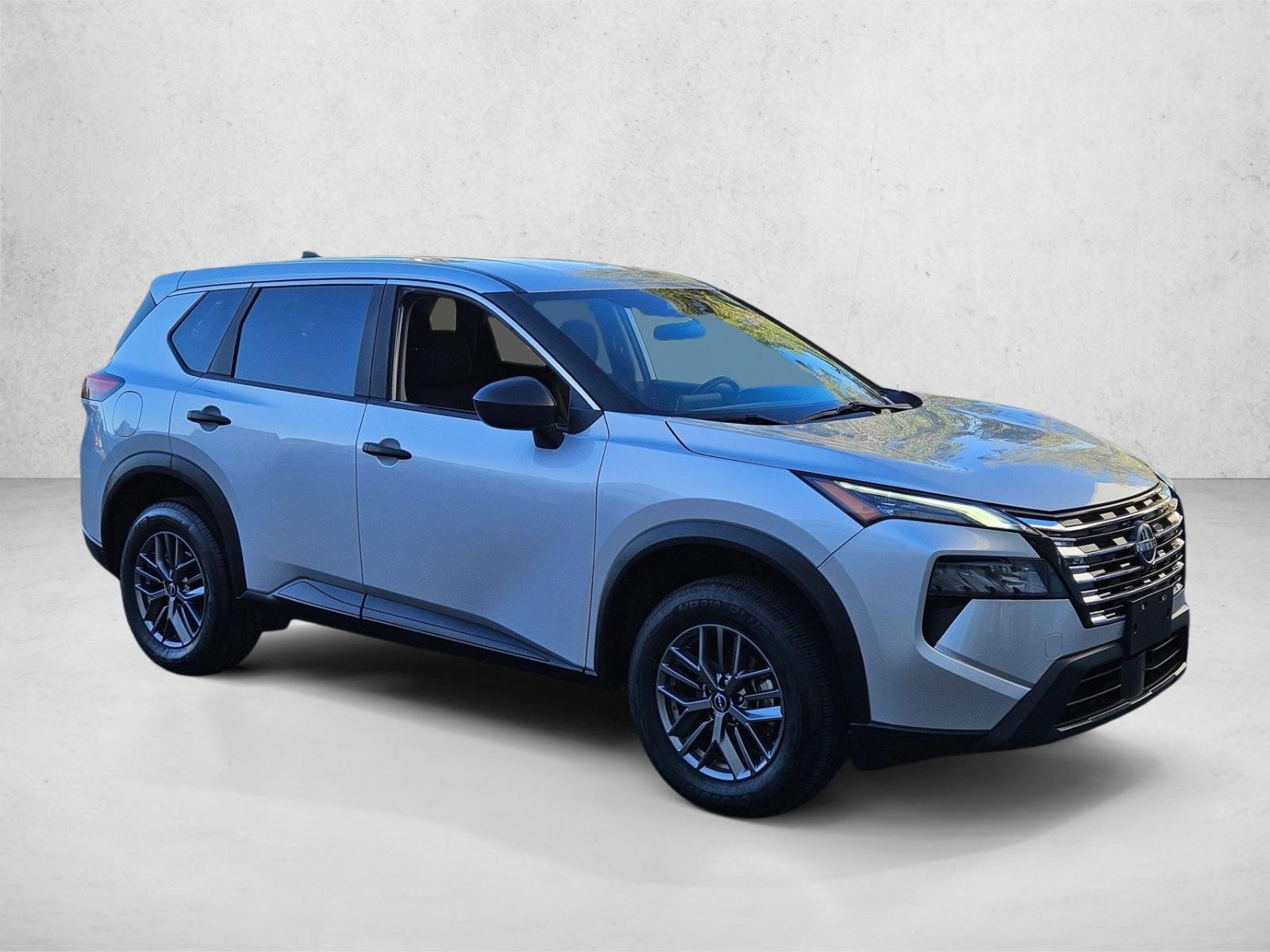 2024 Nissan Rogue AWD S photo 3