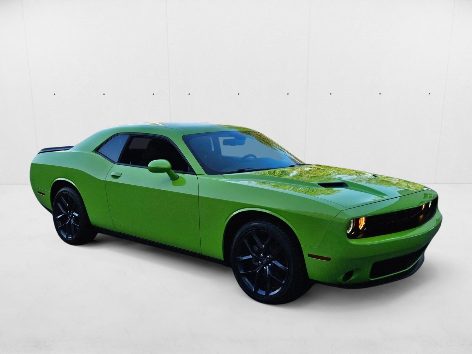 2023 Dodge Challenger SXT photo 3