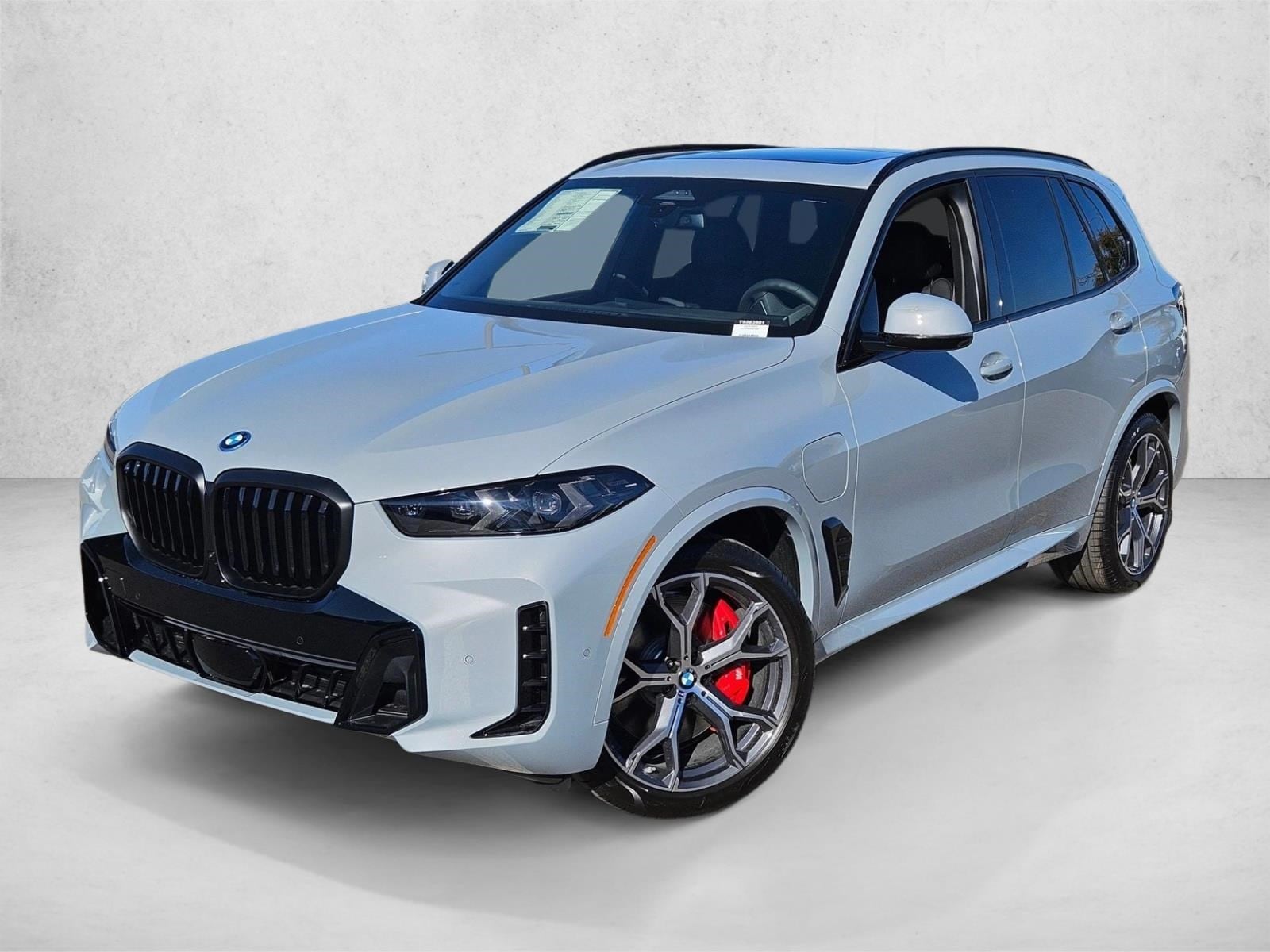 2026 BMW X5 50e's photo