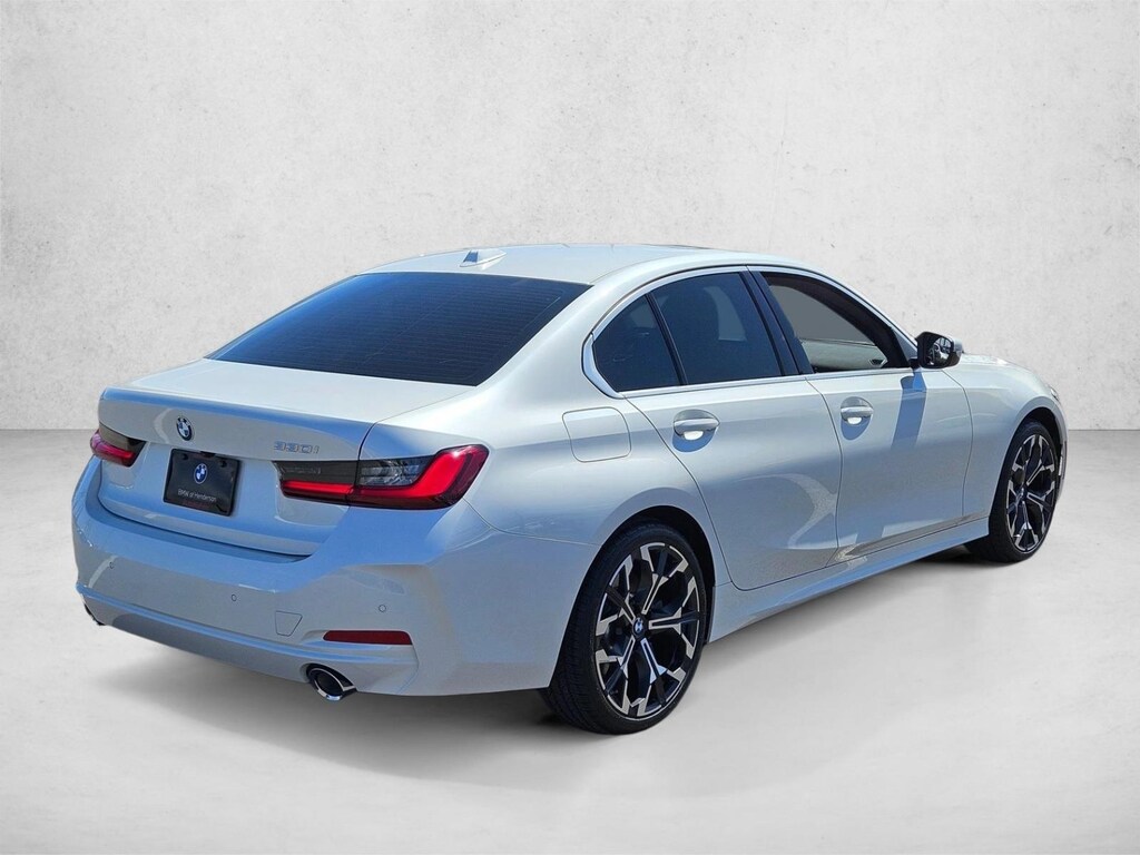 New 2025 BMW 330i Sedan
