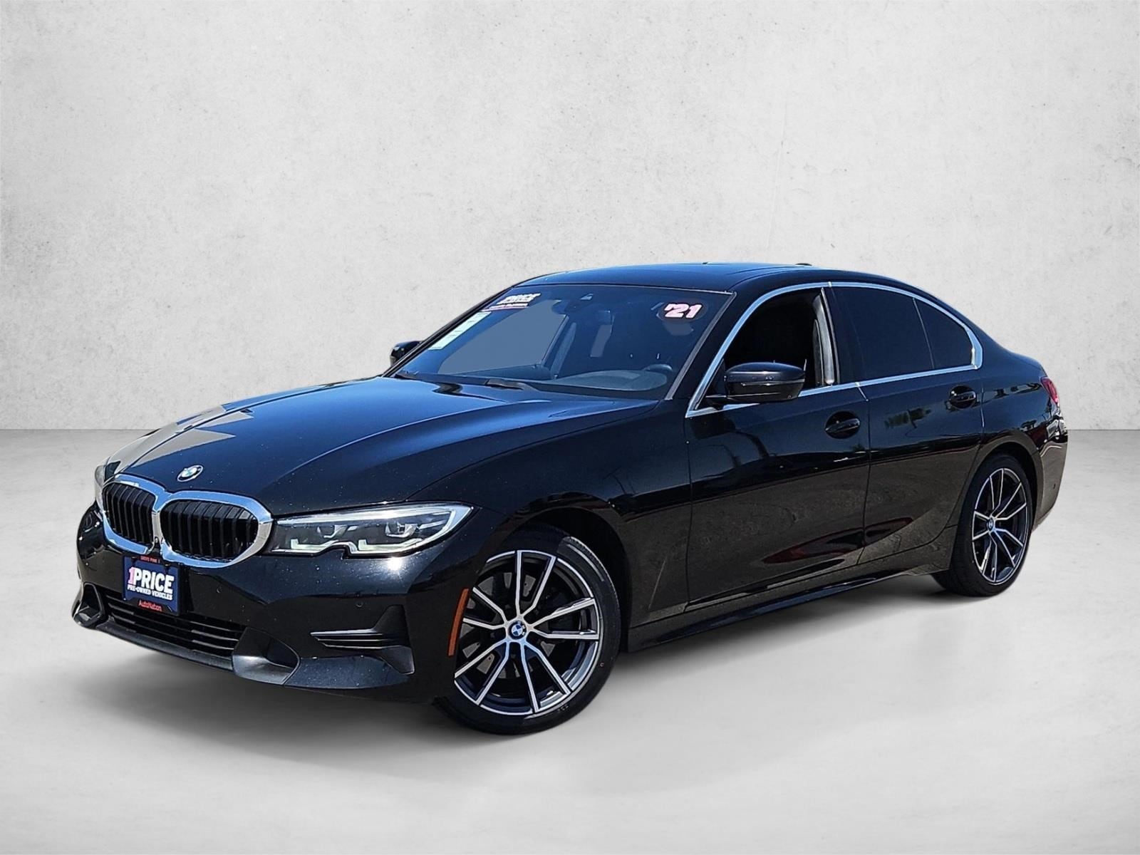 2021 BMW 3 Series 330i Sedan's photo