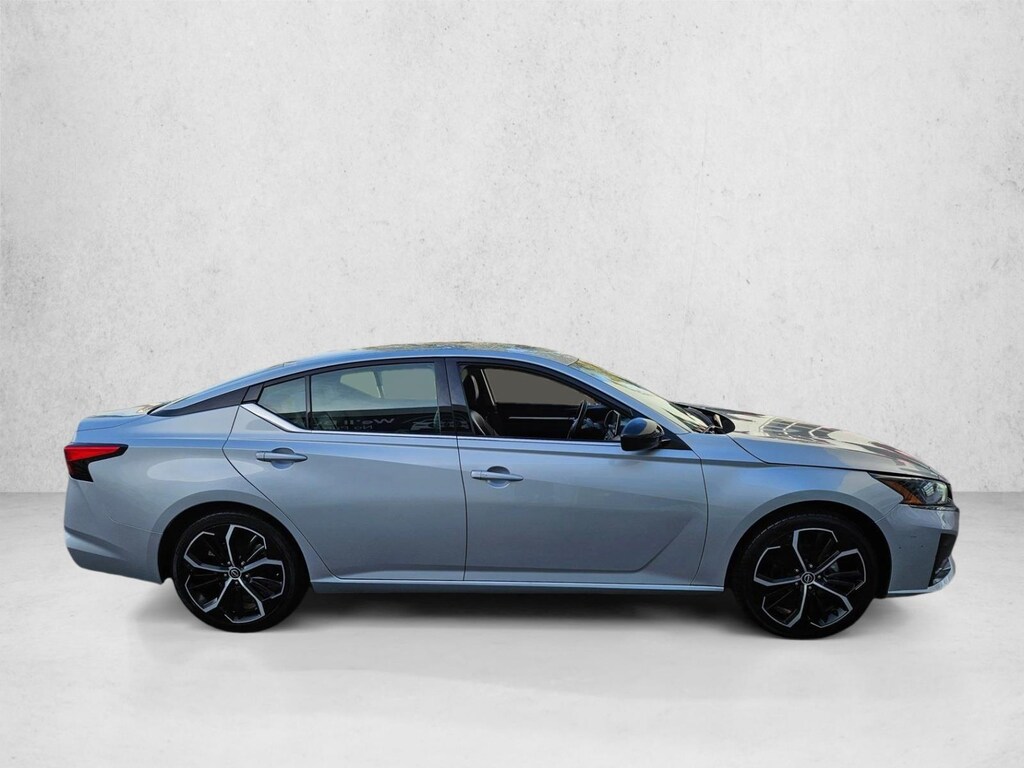Used 2024 Nissan Altima 2.5 SR Sedan